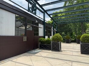1123 Zonolite Rd NE, Atlanta, GA à louer Photo intérieure- Image 2 de 7