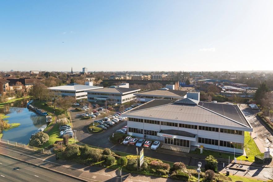 Great West Rd, Brentford for sale - Building Photo - Image 1 of 1