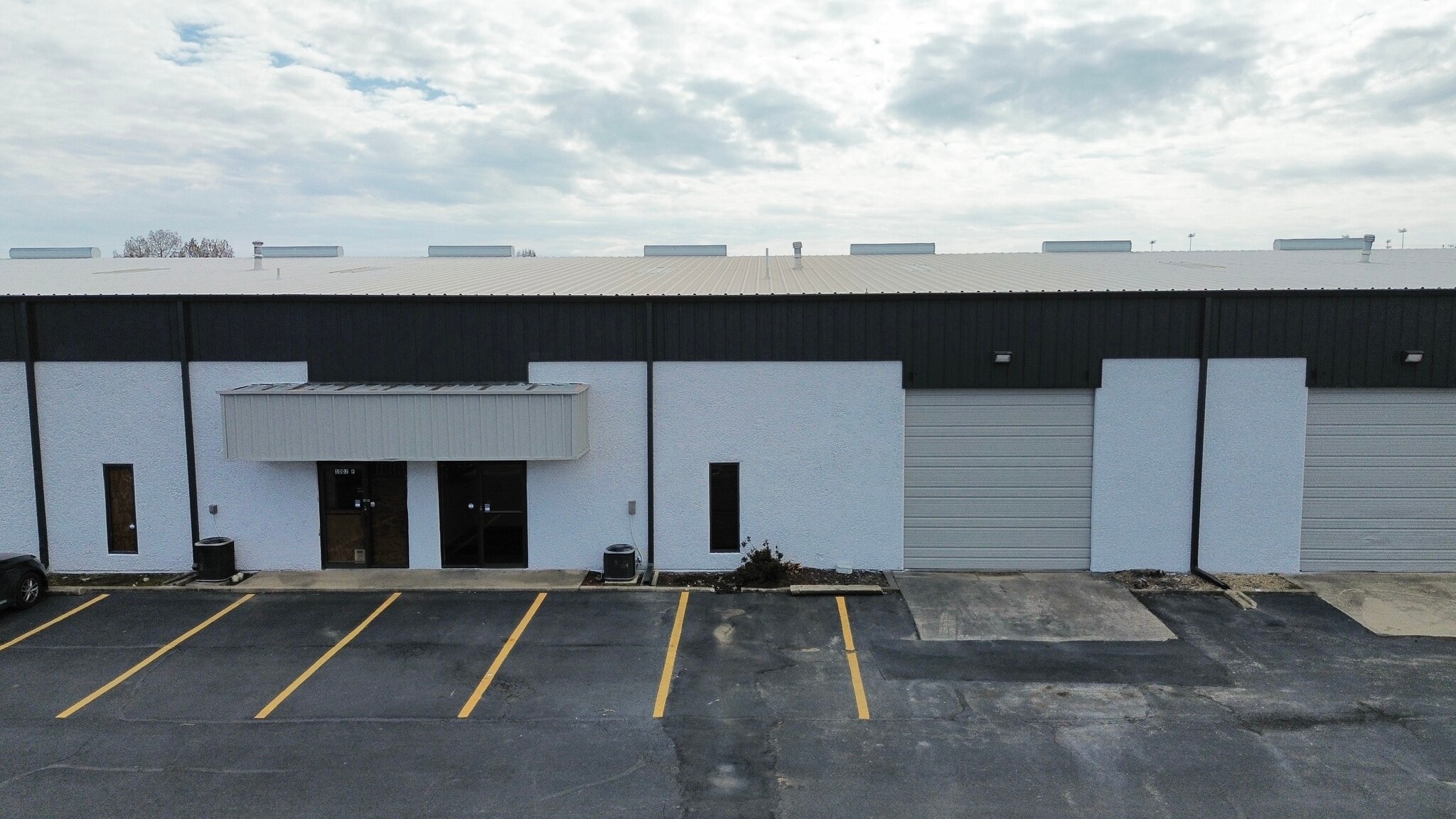 1000-1008 N Commercial Blvd, Arlington, TX à louer Photo du bâtiment- Image 1 de 7