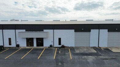 1000-1008 N Commercial Blvd, Arlington, TX à louer Photo du bâtiment- Image 1 de 7