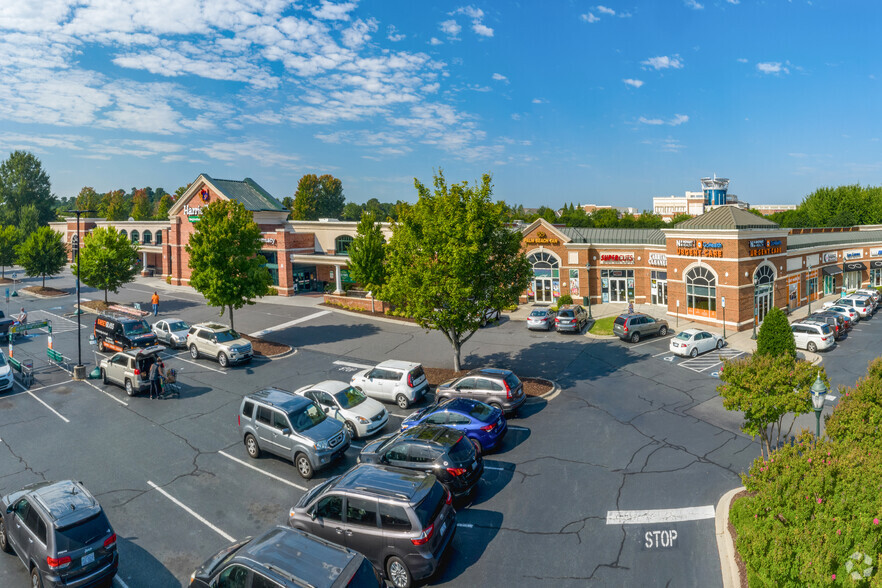 15235 John J Delaney Dr, Charlotte, NC for lease - Building Photo - Image 1 of 8