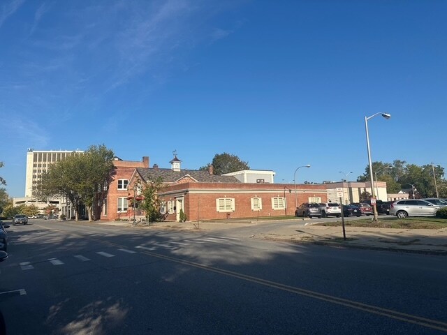 24 Maple St, Glens Falls, NY à louer - Photo du bâtiment - Image 3 de 21