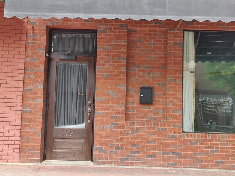79 Doyle St, Toccoa, GA à vendre - Photo du bâtiment - Image 2 de 17