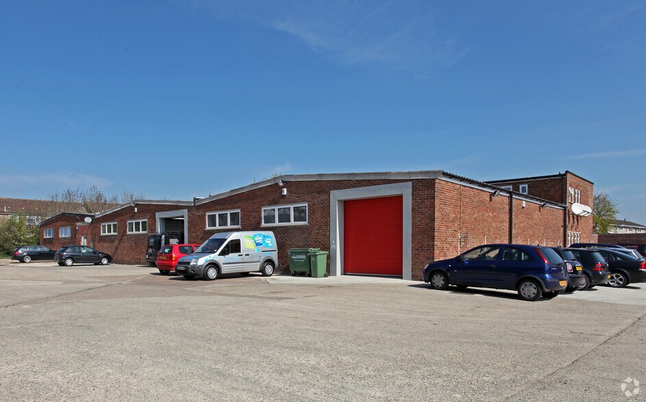 Churchill Rd, Bicester à louer - Photo du bâtiment - Image 3 de 5