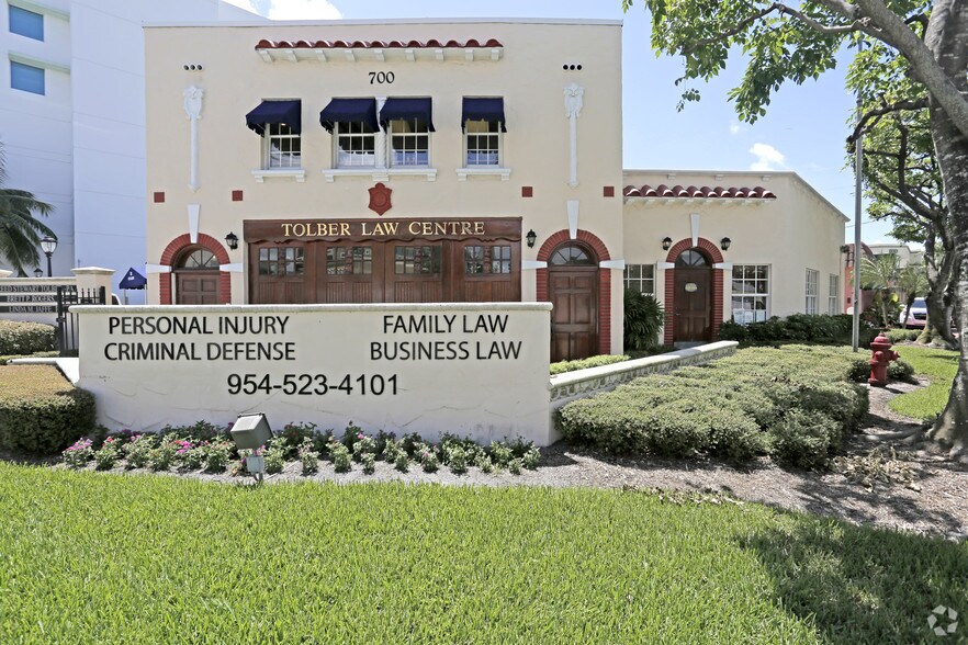 700 S Andrews, Fort Lauderdale, FL à louer - Photo du bâtiment - Image 2 de 11