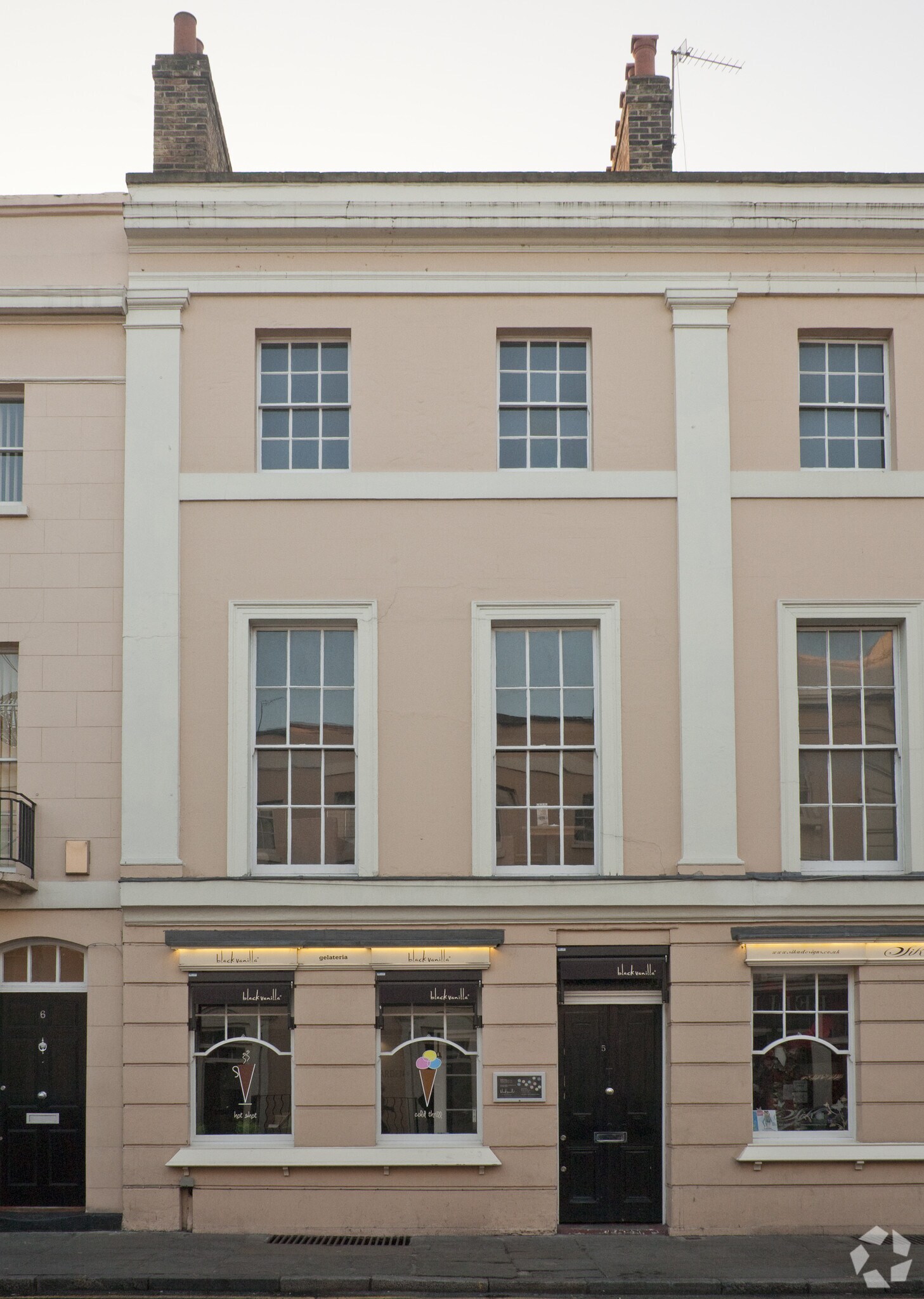 5 College Appr, Londres à louer Photo principale- Image 1 de 3