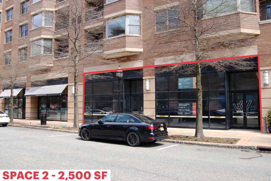 40-45 Riverwalk Pl, West New York, NJ for lease - Building Photo - Image 2 of 7