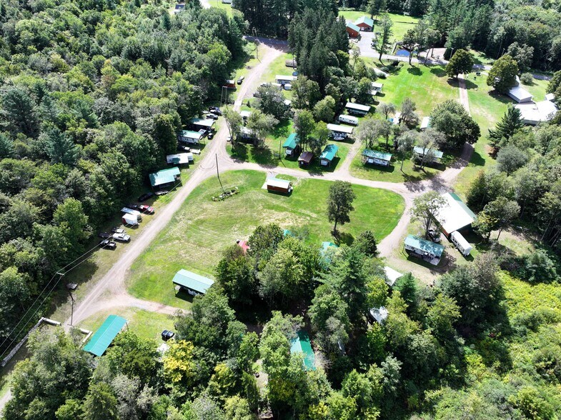 1131 Comins Rd, Redfield, NY à vendre - Photo du bâtiment - Image 2 de 15