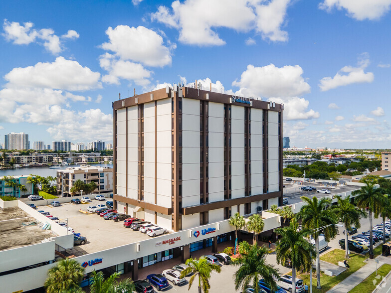 2500 E Hallandale Beach Blvd, Hallandale Beach, FL for lease - Primary Photo - Image 1 of 23