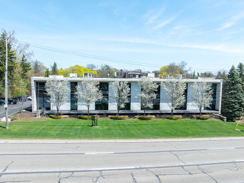 40700 Woodward Ave, Bloomfield Hills, MI for sale - Building Photo - Image 1 of 18