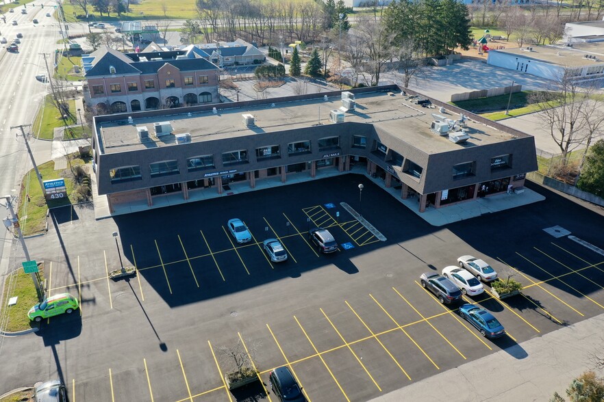430 Milwaukee Ave, Lincolnshire, IL for lease - Building Photo - Image 2 of 14