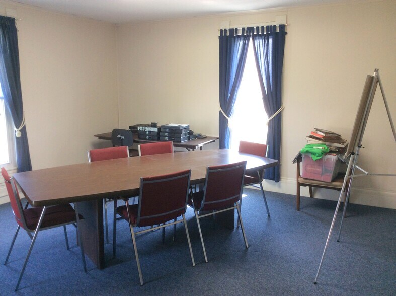 1002 S Division St, Carterville, IL à vendre - Photo intérieure - Image 3 de 10