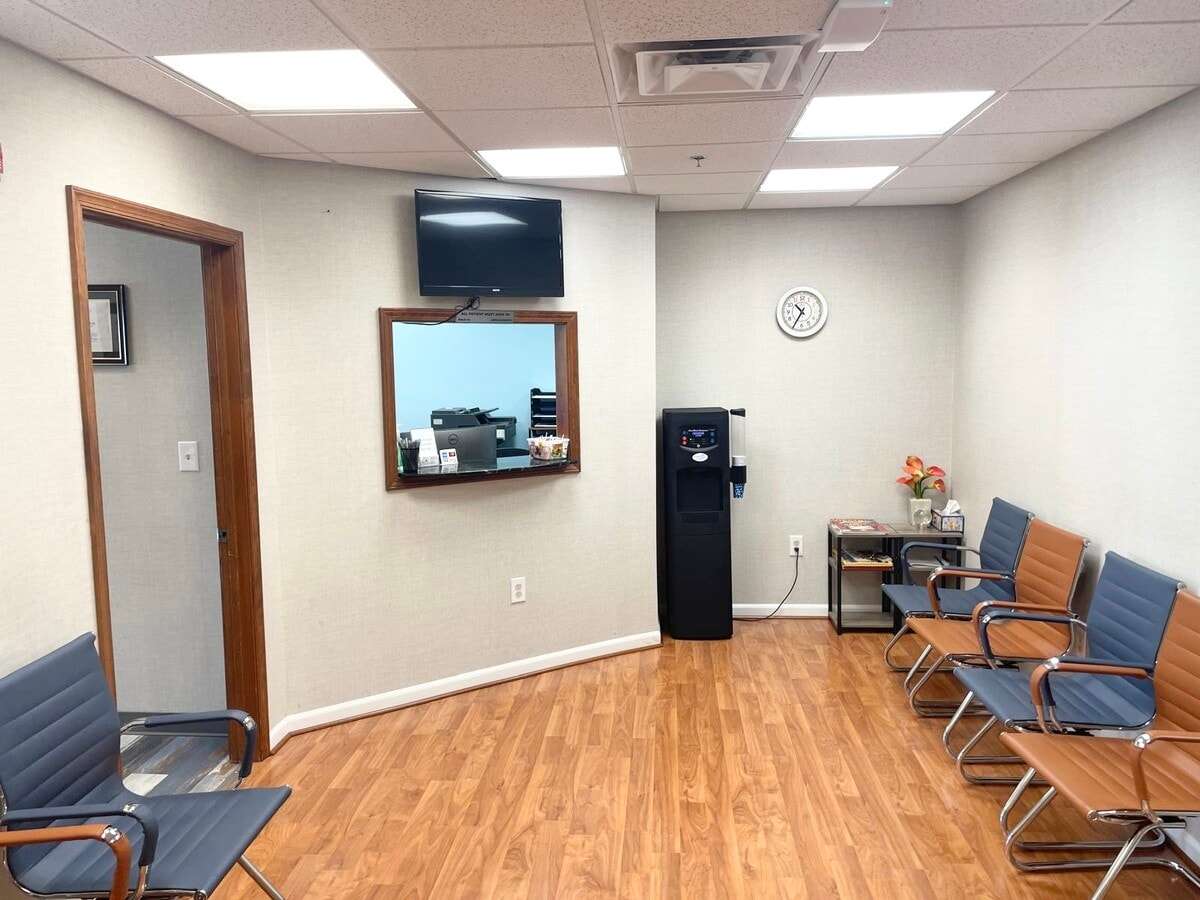 7115 Leesburg Pike, Falls Church, VA 22043 - Unité 315 - - Photo intérieure - Image 1 of 6