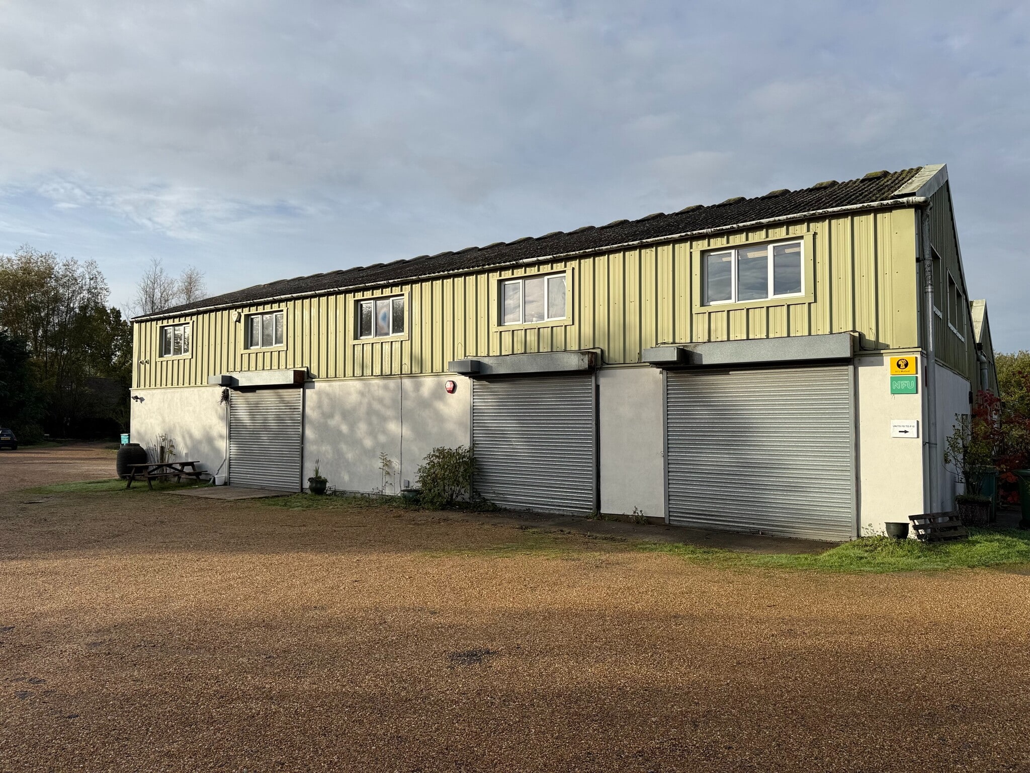 Mill Ln, Pulborough for lease Building Photo- Image 1 of 14