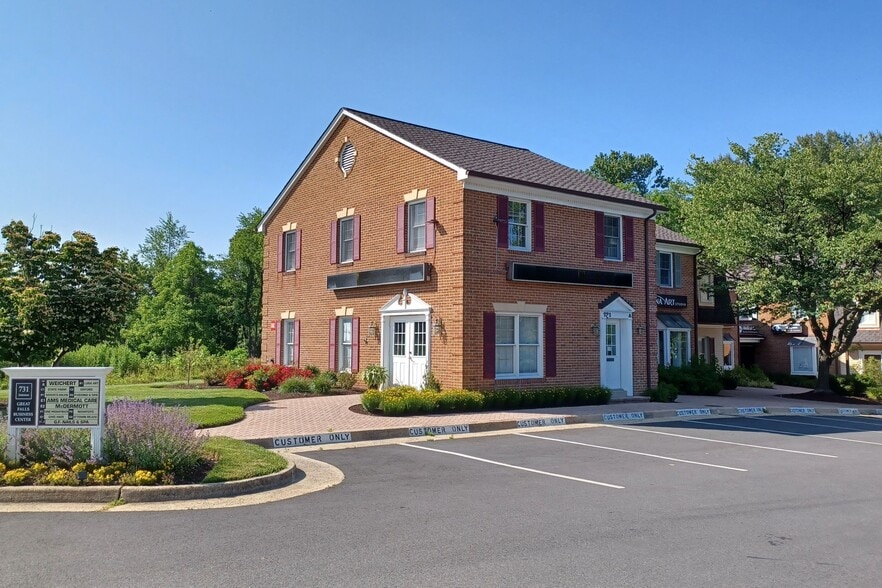 731 Walker Rd | Units A-1, A-2, B-2 portfolio of 3 properties for sale on LoopNet.ca - Building Photo - Image 1 of 21