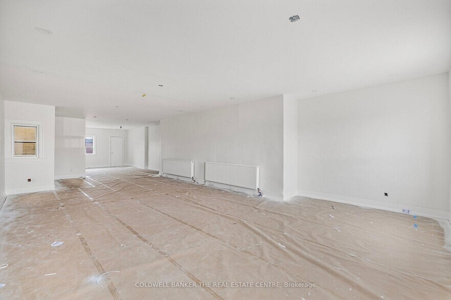 2240-2242 Eglinton Ave, Toronto, ON à louer - Photo intérieure - Image 3 de 6
