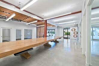 2036-2048 Armacost Ave, Los Angeles, CA à louer Photo intérieure- Image 2 de 6