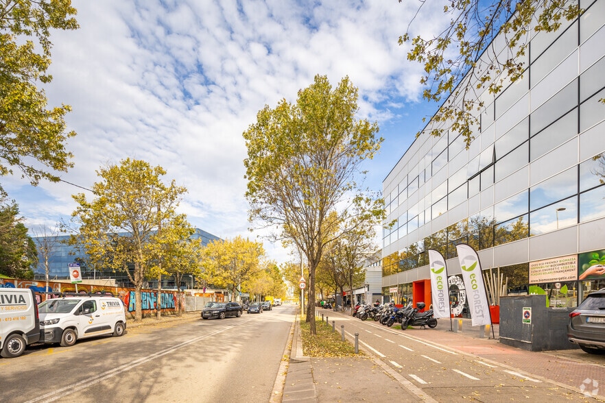 Office in Sant Cugat del Vallès, Barcelona for sale - Building Photo - Image 3 of 4