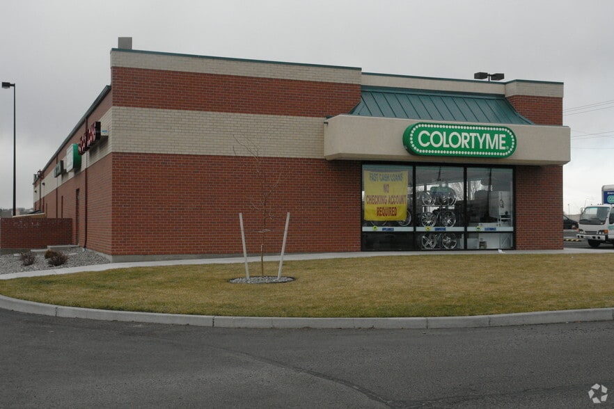 2705 E Lincoln Ave, Sunnyside, WA for lease - Building Photo - Image 2 of 14
