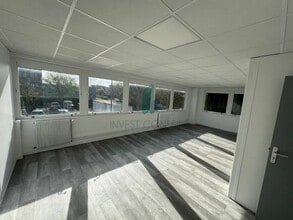 Flex in Aulnay-sous-Bois for lease Interior Photo- Image 1 of 11