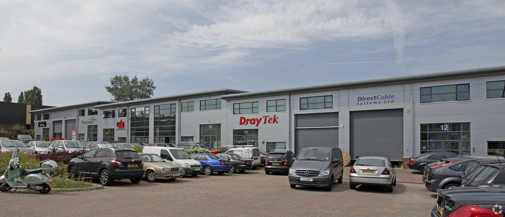 Manor Way, Borehamwood for lease Primary Photo- Image 1 of 8