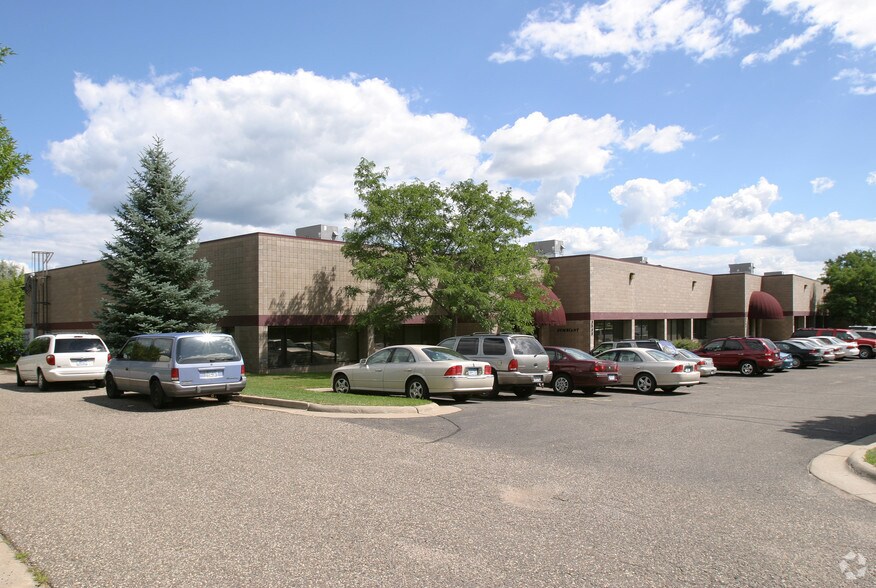 3580-3590 Hoffman Rd E, Vadnais Heights, MN à louer - Photo du bâtiment - Image 2 de 9