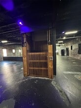 1302 Frederick Ave, Saint Joseph, MO for sale Interior Photo- Image 2 of 17