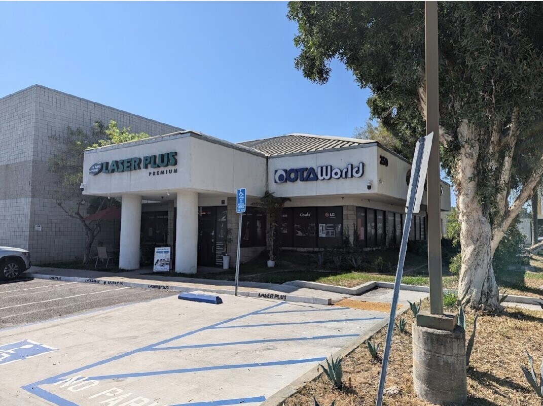250 N Orange Ave, Brea, CA à vendre Photo du bâtiment- Image 1 de 13