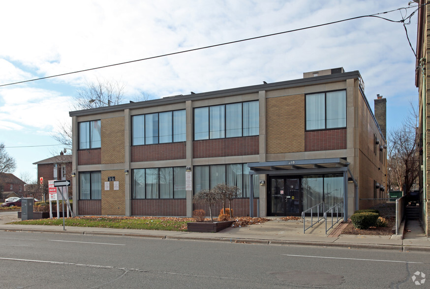 310 Simcoe St S, Oshawa, ON for lease - Building Photo - Image 2 of 10