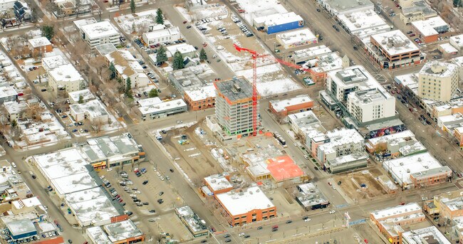 Plus de détails pour 10455 81 Av NW, Edmonton, AB - Commerce de détail à louer