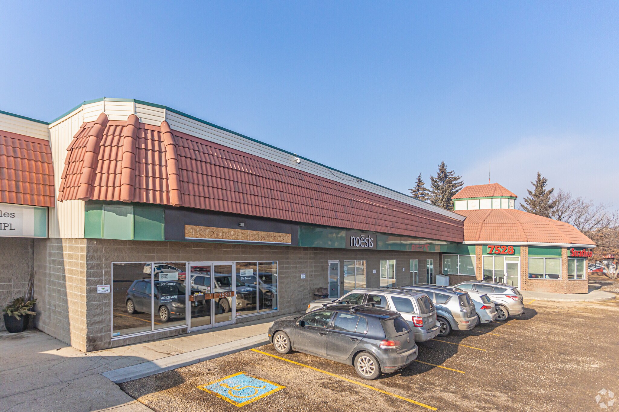 7528 Gateway Blvd NW, Edmonton, AB for sale Primary Photo- Image 1 of 1