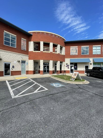 2405 Whittier Dr, Frederick, MD for lease - Building Photo - Image 1 of 20