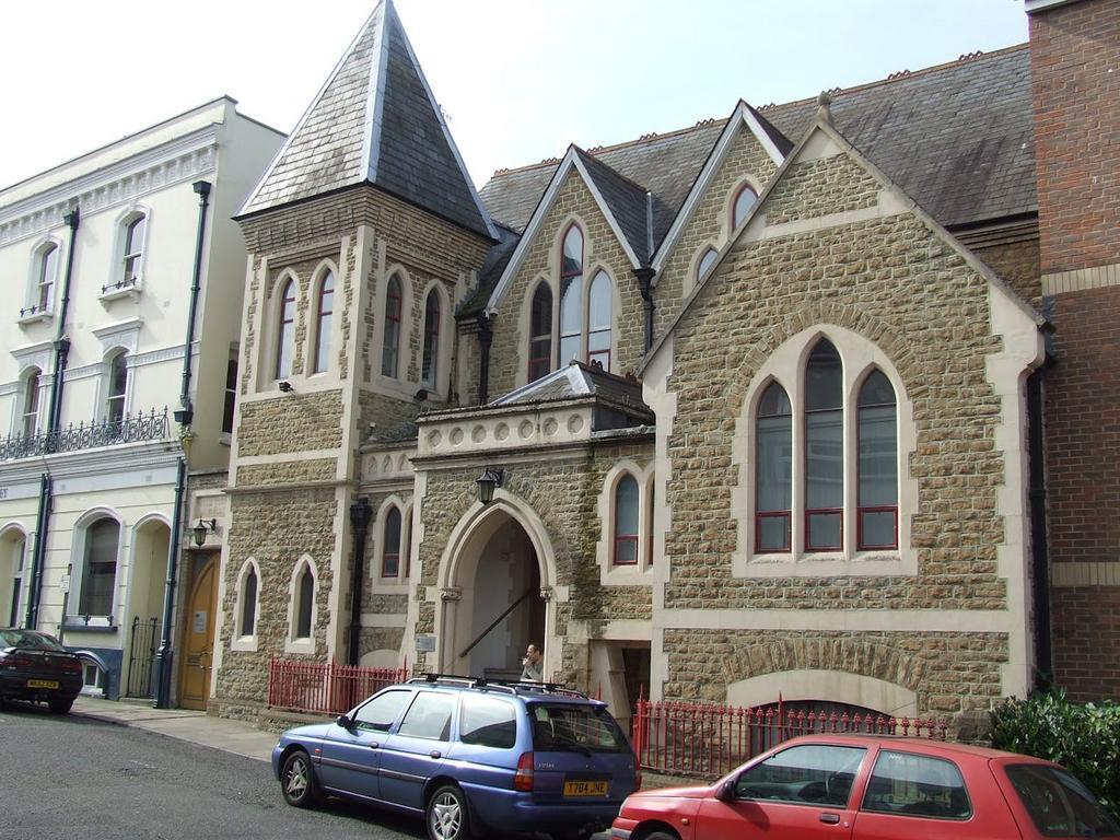 Ward St, Guildford à vendre Photo du bâtiment- Image 1 de 16