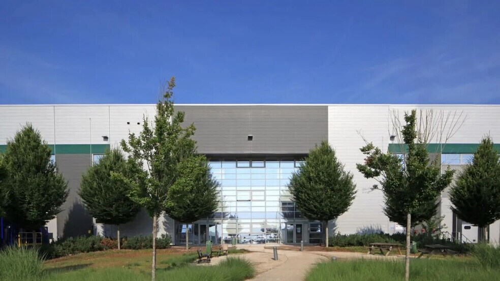 Industriel dans Moissy-Cramayel à louer - Photo du bâtiment - Image 2 de 11