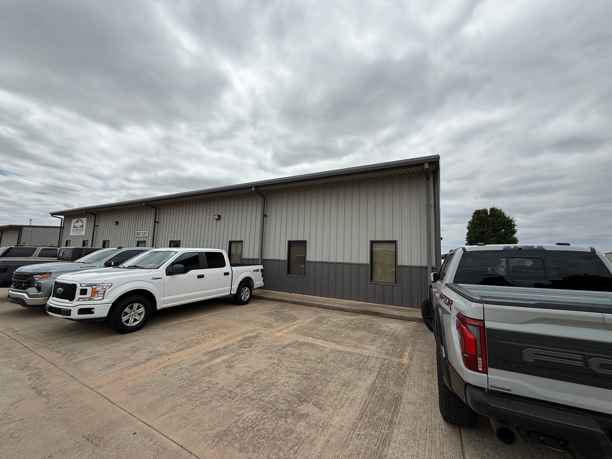 9625 N Robinson Ave, Oklahoma City, OK for lease Primary Photo- Image 1 of 4