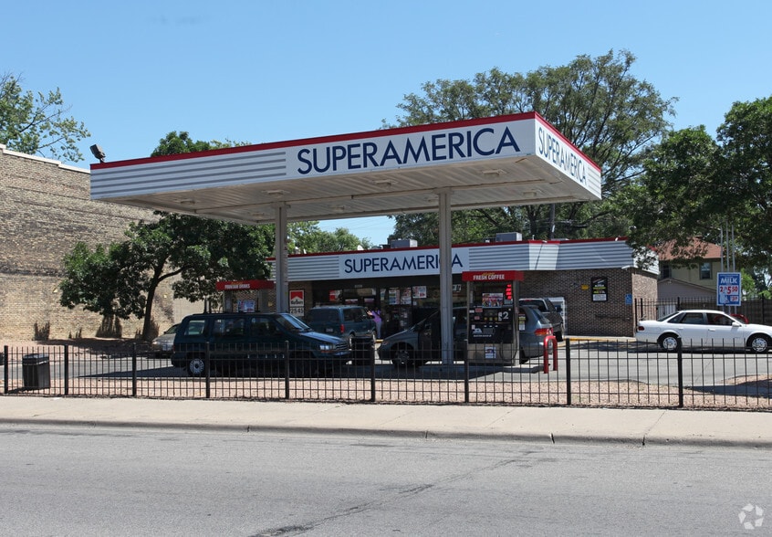 2445 Bloomington Ave, Minneapolis, MN for sale - Primary Photo - Image 1 of 4