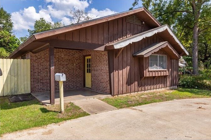 806 Pershing Ave, Lufkin, TX à vendre - Photo du bâtiment - Image 1 de 20