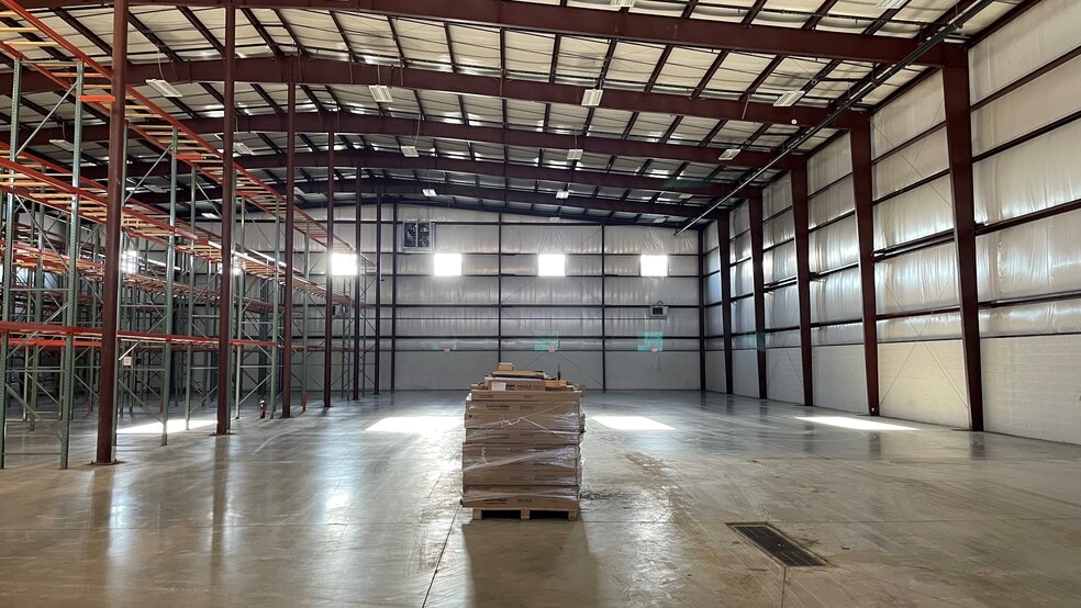 5049 Center Dr, Latrobe, PA for lease - Building Photo - Image 3 of 10