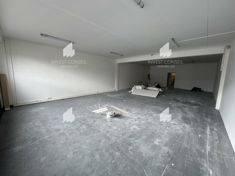 Flex in Herblay-sur-Seine for lease - Interior Photo - Image 3 of 8