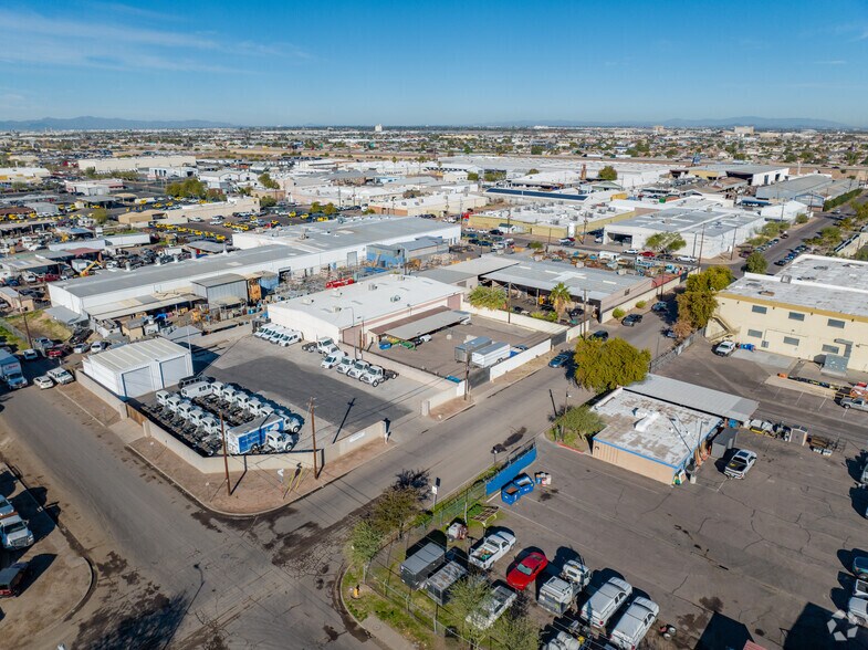 2434 S 11th Ave, Phoenix, AZ à louer - Photo du bâtiment - Image 2 de 4