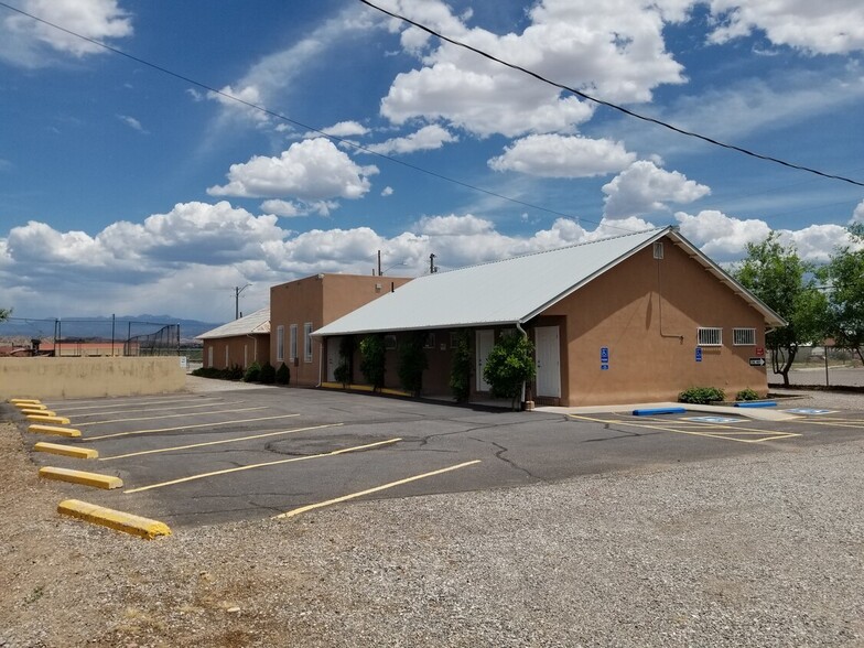 510 Paseo De Onate, Espanola, NM à vendre - Photo du bâtiment - Image 1 de 1