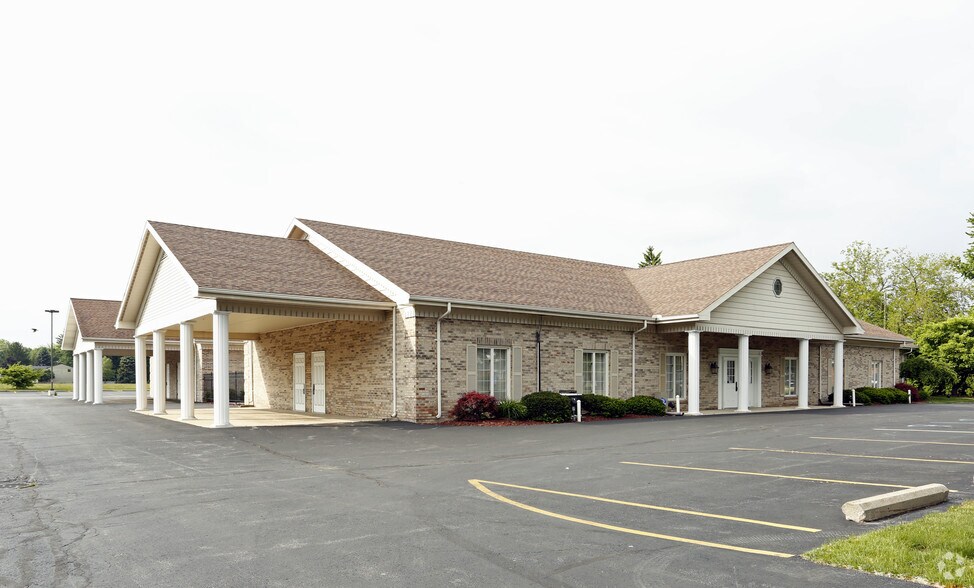 4653 Glendale Ave, Toledo, OH for sale - Building Photo - Image 2 of 16