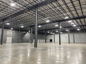 4712 Poth Rd, Whitehall, OH for lease Interior Photo- Image 2 of 6