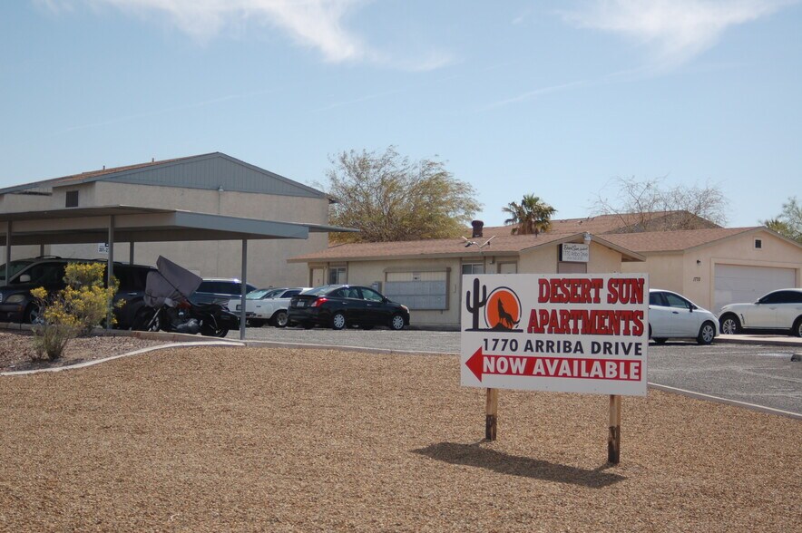 1770 Arriba Dr, Bullhead City, AZ à vendre - Photo du bâtiment - Image 2 de 6