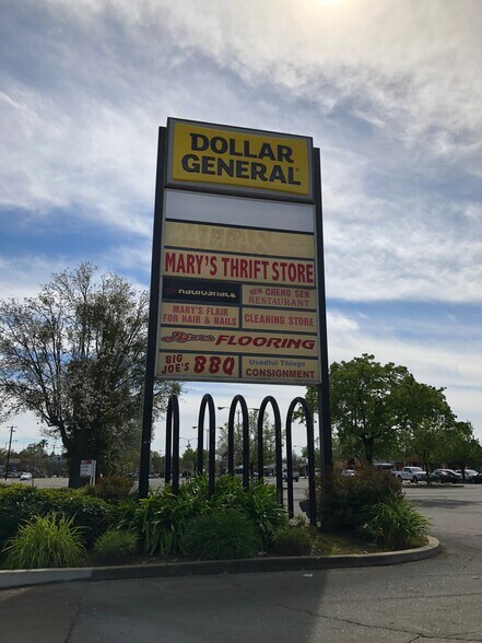 7919-7981 Auburn Blvd, Citrus Heights, CA à louer - Photo du bâtiment - Image 2 de 4