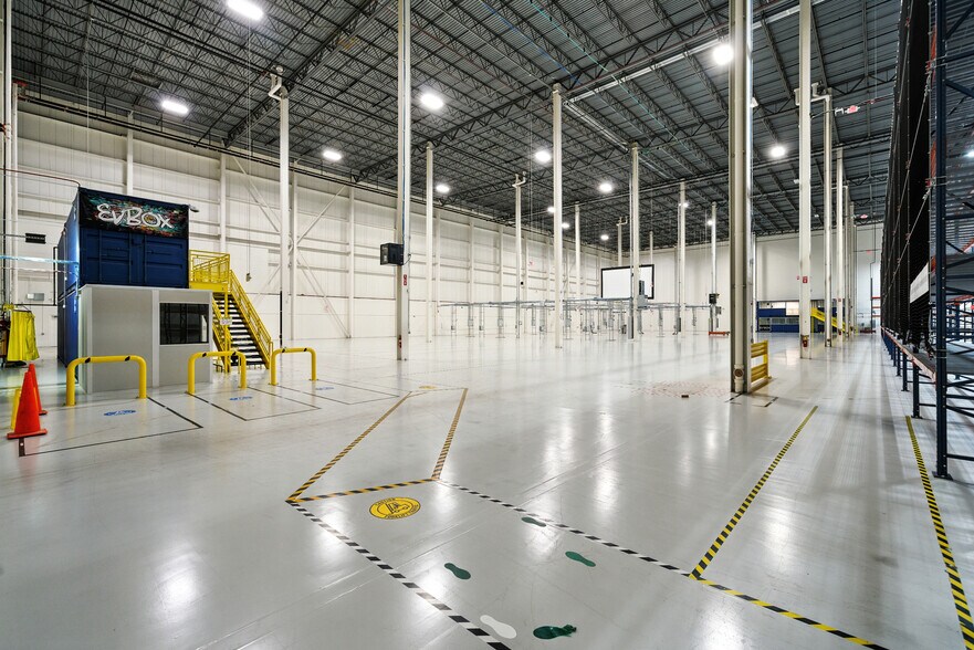 1920 Innovation Way, Libertyville, IL à louer - Photo du bâtiment - Image 2 de 21