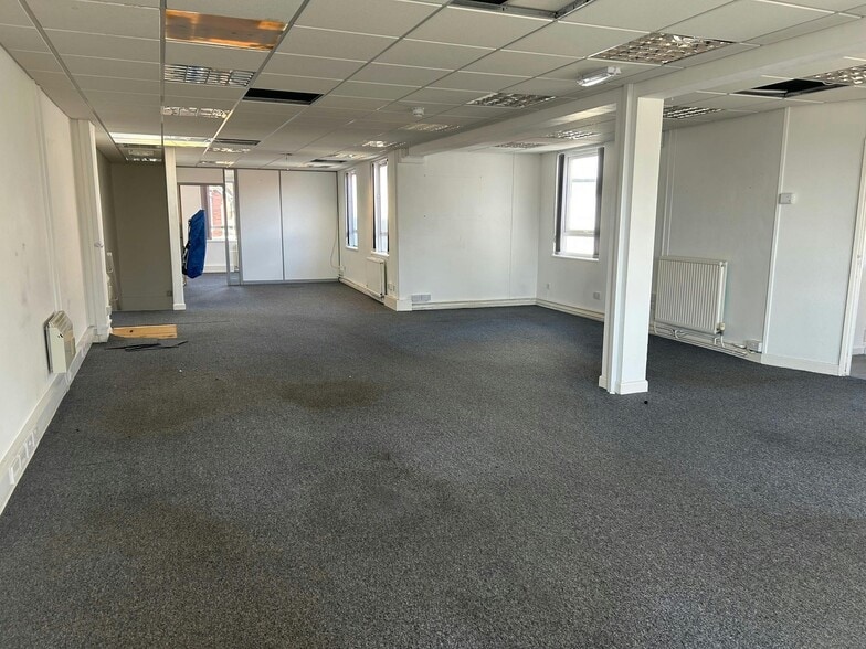 10-12 Denmark St, Wokingham for lease - Building Photo - Image 3 of 13