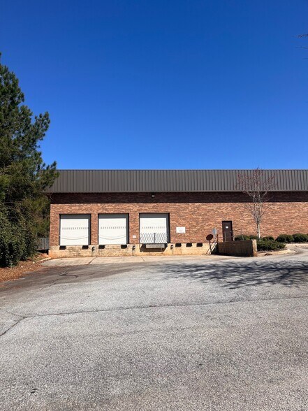 500 Marksmen Ct, Fayetteville, GA à vendre - Photo du bâtiment - Image 2 de 3