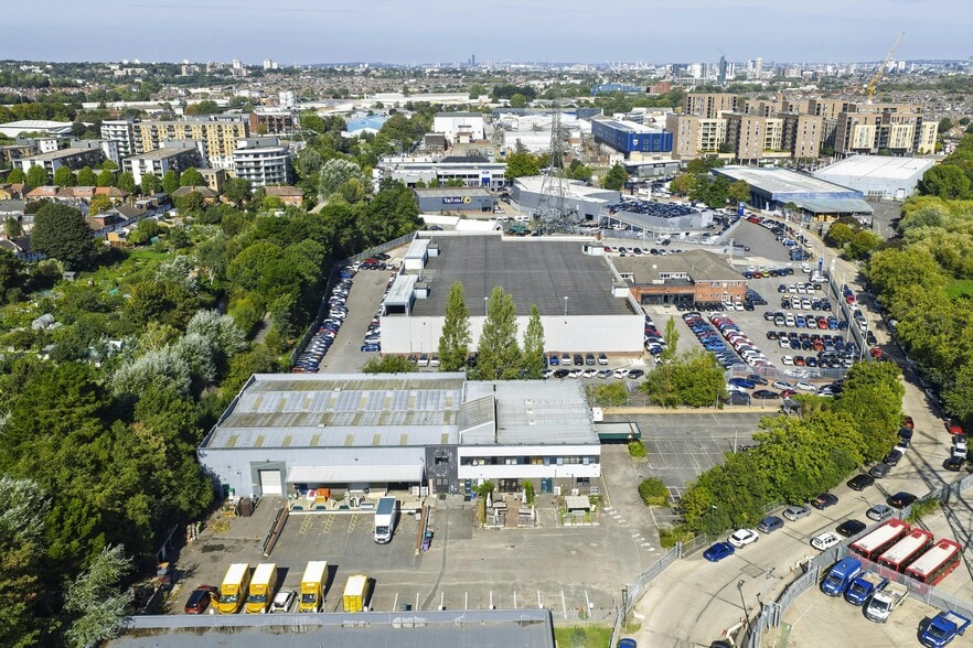 16 Waterside Way, London for sale - Building Photo - Image 2 of 14