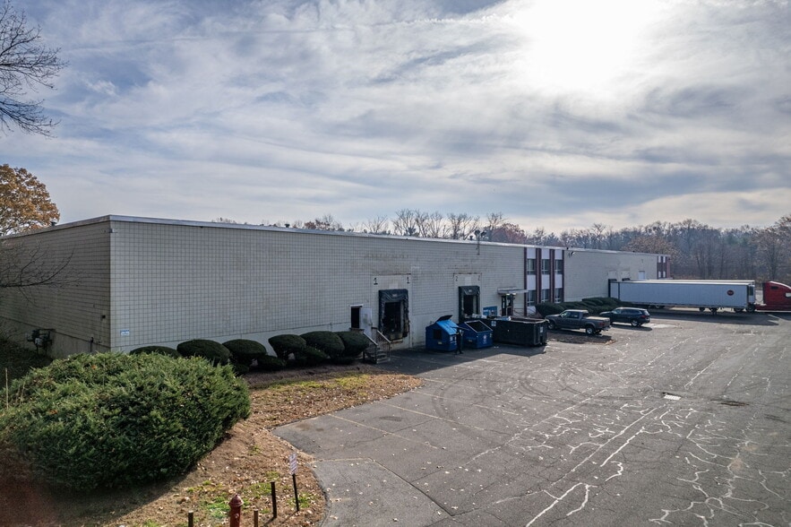 609 Silver St, Agawam, MA for lease - Building Photo - Image 2 of 15